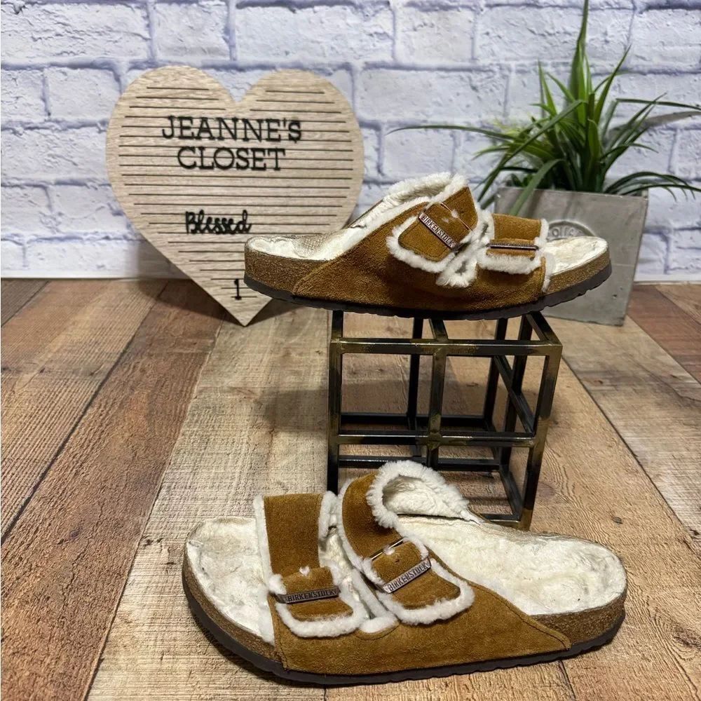 Birkenstock Suede Arizona Sandals in Shearling
Size 41 ladies 10 mens 8